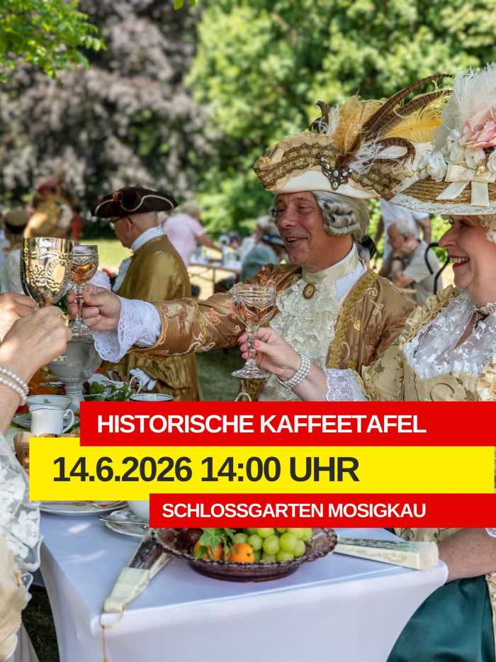 Historische Kaffeetafel im Schlossgarten Mosigkau