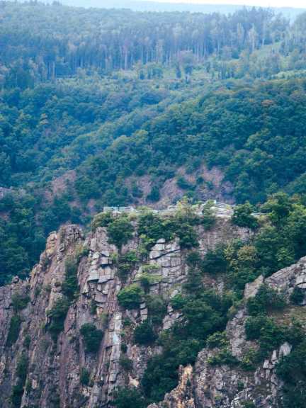 Aussichtsplattform der Rosstrappe über dem Bodetal bei Thale