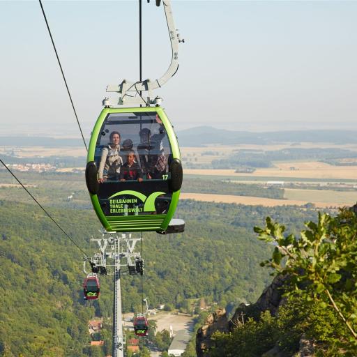 Seilbahnen Thale Erlebniswelt - Blick auf eine Gondel mit Harzblick