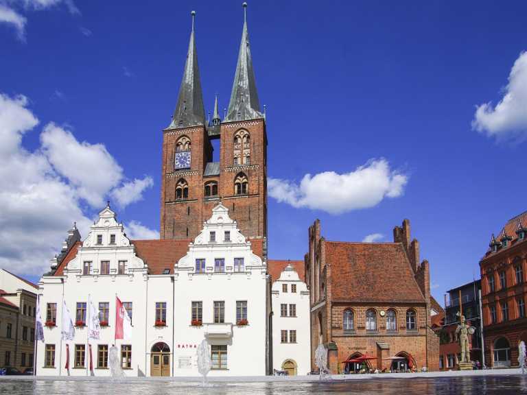 Ansicht Rathaus mit St. Marien