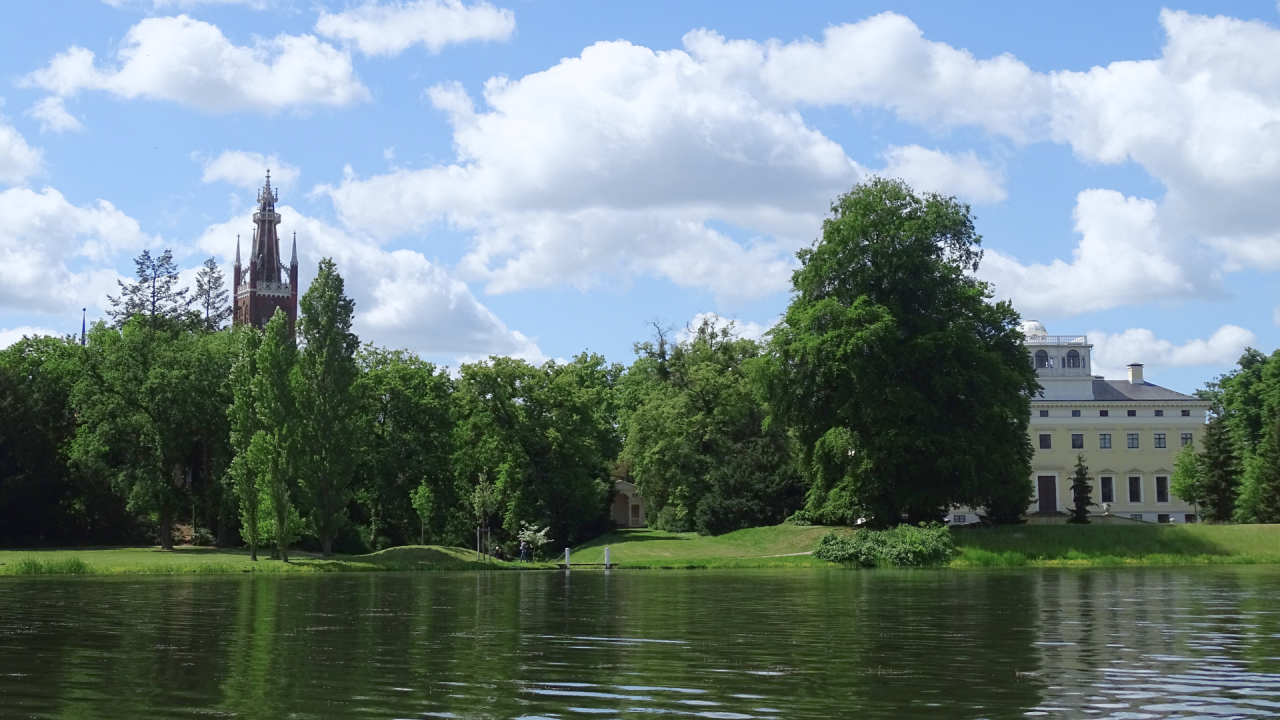 Wörlitzer Park - Blick auf Schloss und Kirche